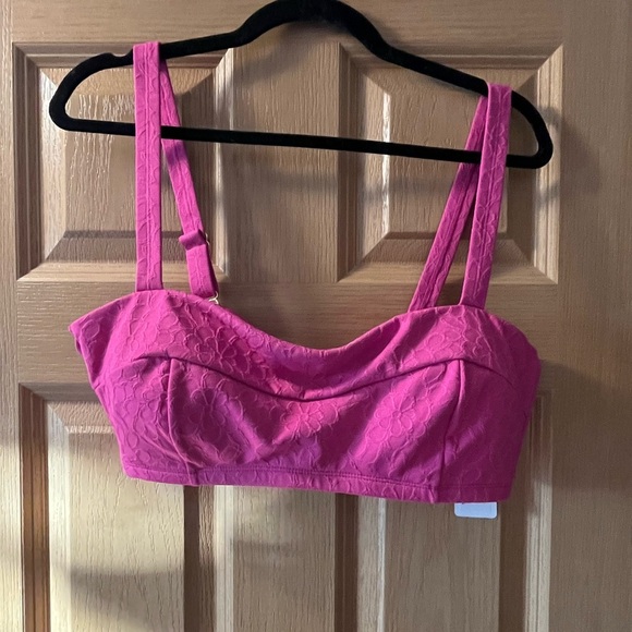 NWT Freshwater Wide-Strap Bandeaukini Swim
Top & Solid High-Waist Swim Bottoms - Picture 5 of 15